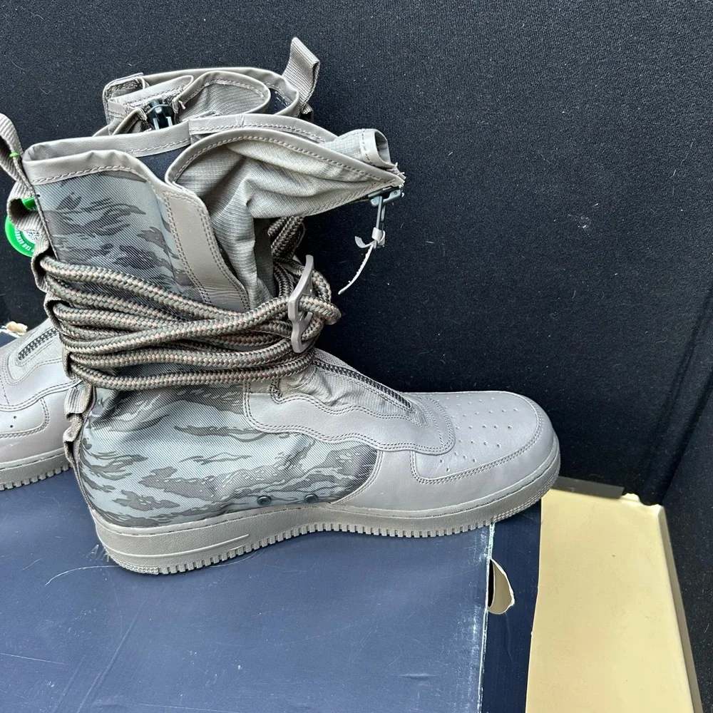 Nike High-Top Sneakers in Gray and Brown